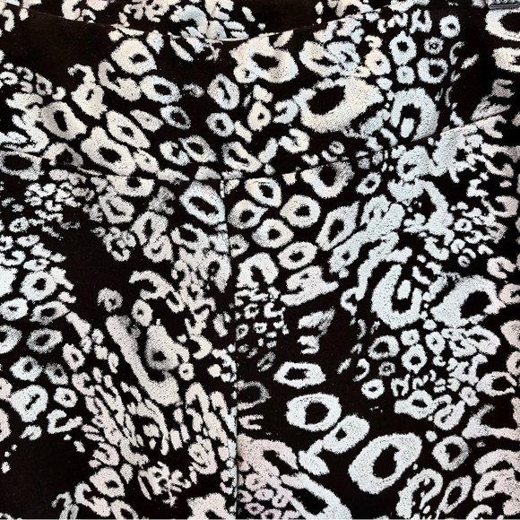 LENA GABRIELLE Black & Silver Metallic Leopard Print Pants Size 2 - Picture 7 of 10